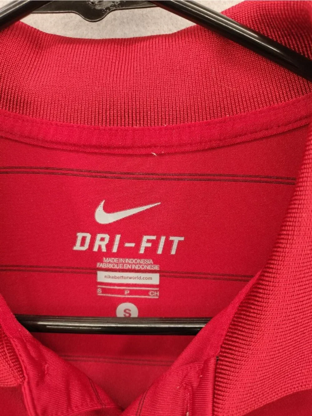 Nike S Mens Polo Shirt Red Striped Dri-FIT Short Sleeve Moisture Wicking Golf